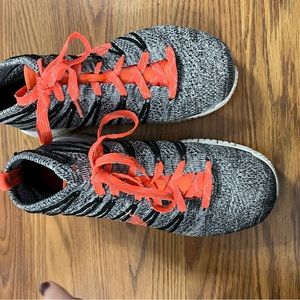 Woman’s Nike size 7 Free knit Chukka shoes